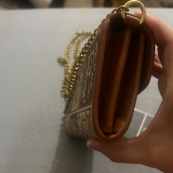 NWT Cute crossbody/wallet - Picture 4 of 9